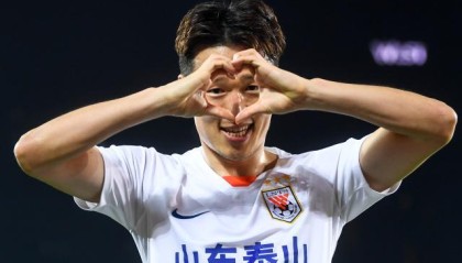 华体会体育登录入口-传射建功展现MVP魔力 孙准浩成中超第一外援后腰